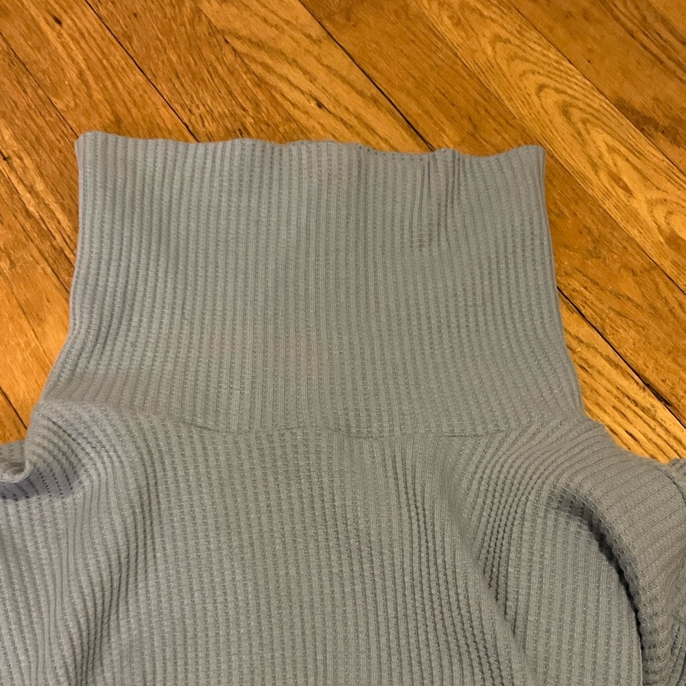 GAP Oversized Turtleneck Light Blue size Medium Heavyweight Waffle - Picture 10 of 10